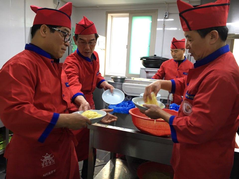 달서구중식업봉사연합회와 함께하는 짜장면 한 그릇에 사랑을 담고..